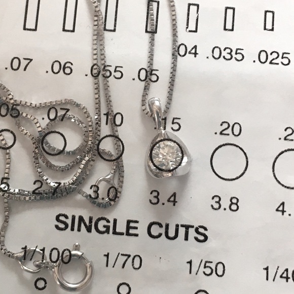 Solid 14K White Gold Natural Diamond Solitaire Pendant Box Link Chain Necklace - Picture 11 of 15